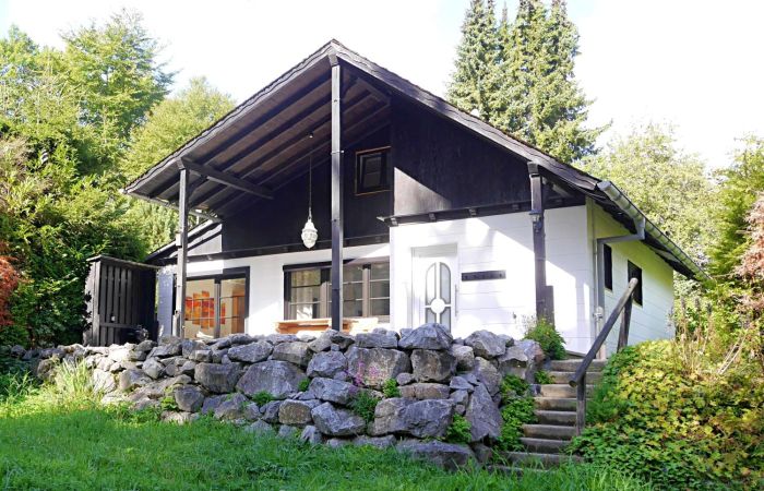 Ferienobjekt Komfort-Ferienhaus 'Waldchalet' für Saunaliebhaber Komfort-Ferienhaus 'Waldchalet' für Saunaliebhaber