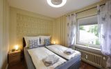 Fewo Steingrotte - Schlafzimmer 2 mit Boxspringbett (160x200)