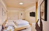 Schlafzimmer - Fewo Königin***